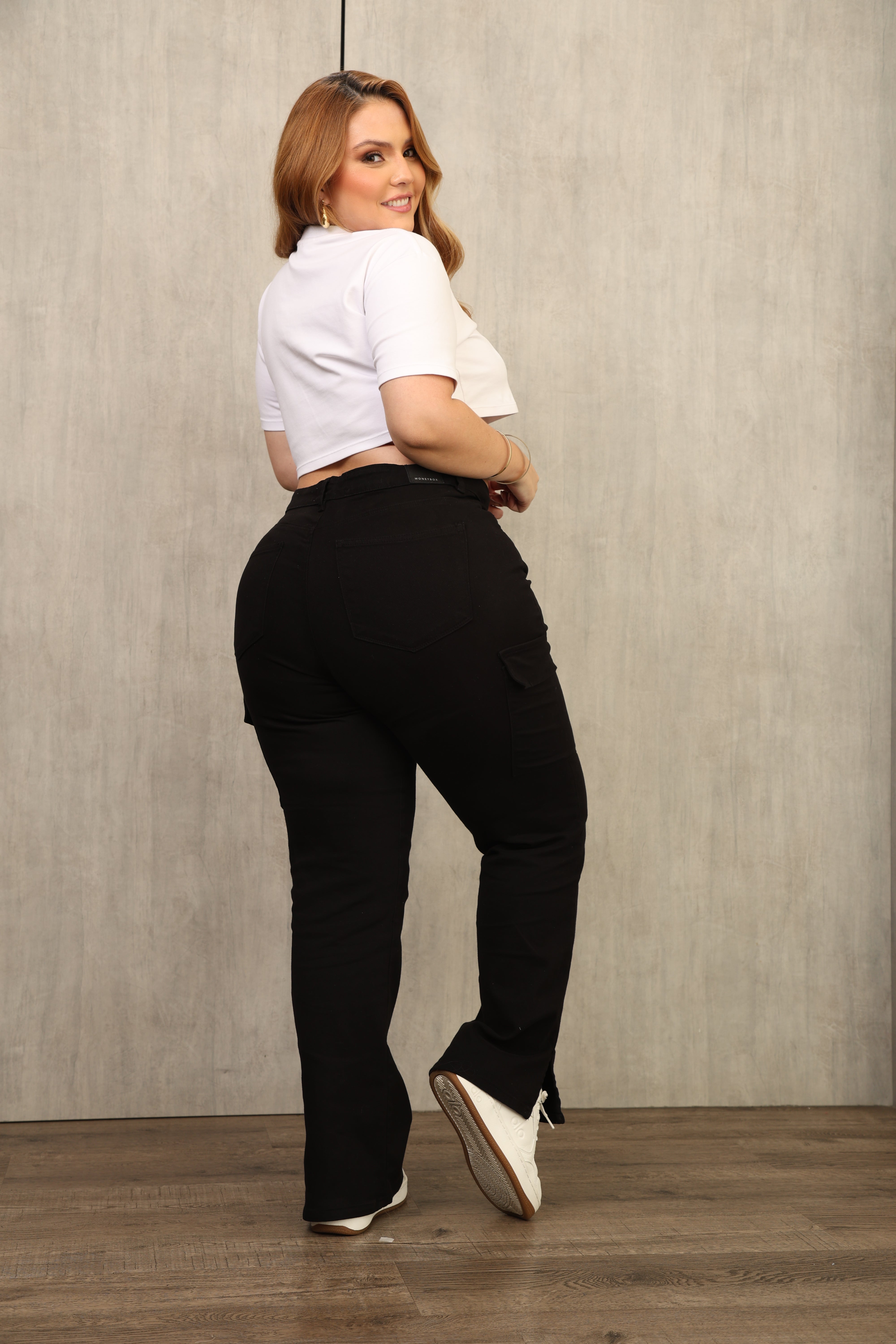 MOM FLARE CARGO, COLOR NEGRO – TIRO ALTO – MODA COLOMBIANA – REF: 756 PL