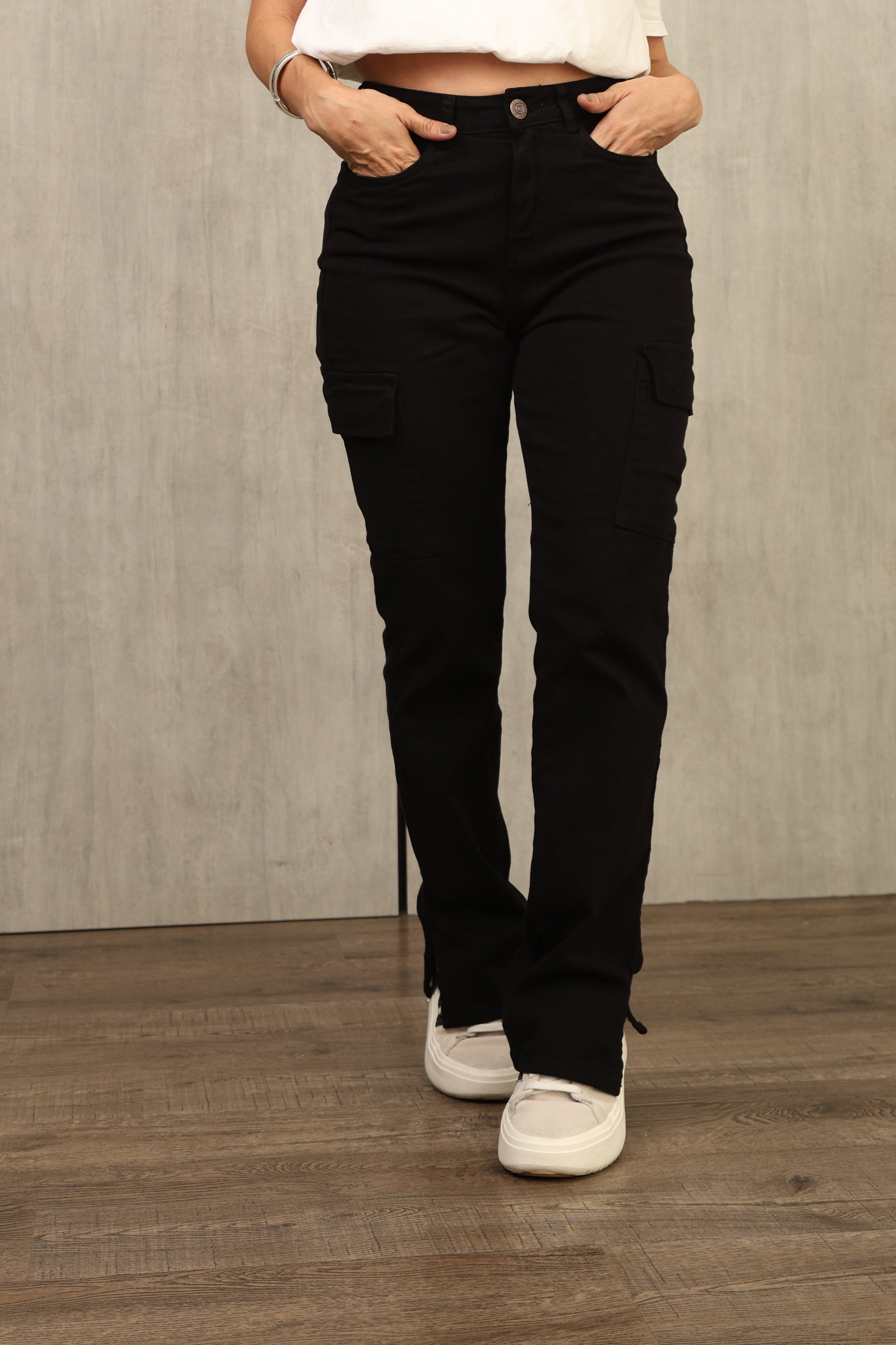 MOM FLARE CARGO, COLOR NEGRO – TIRO ALTO – MODA COLOMBIANA – REF: 756