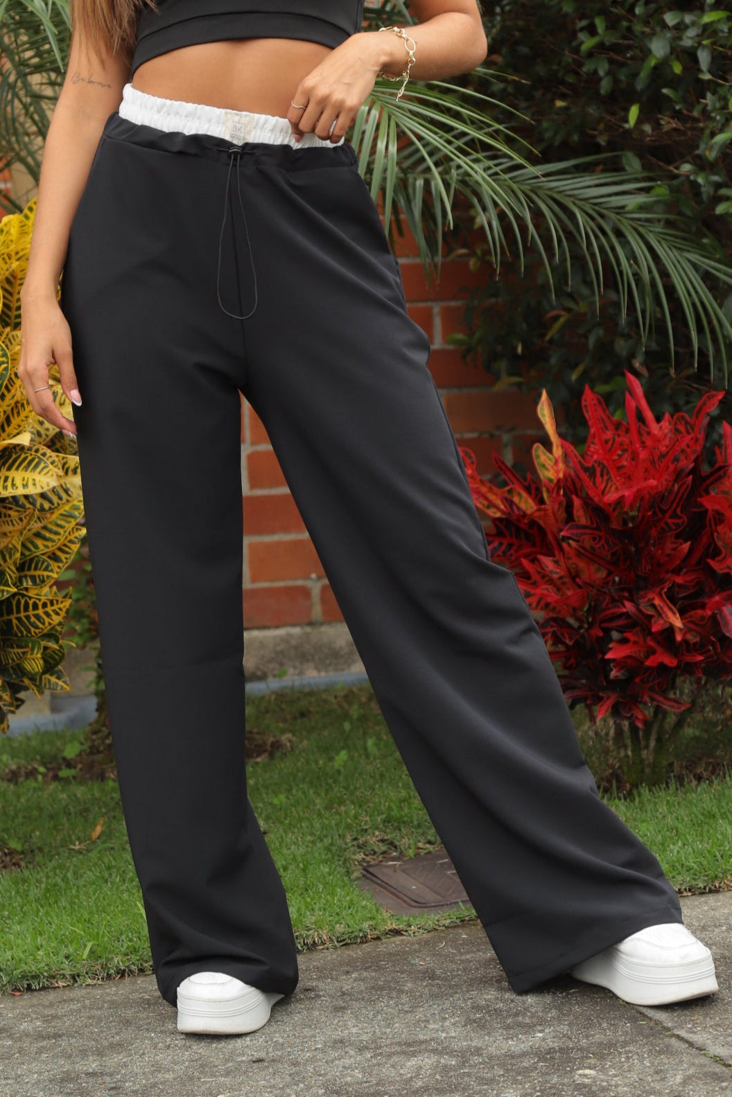 PANTALÓN PALAZZO LIVIANO, COLOR NEGRO, MODA COLOMBIANA – REF 9782