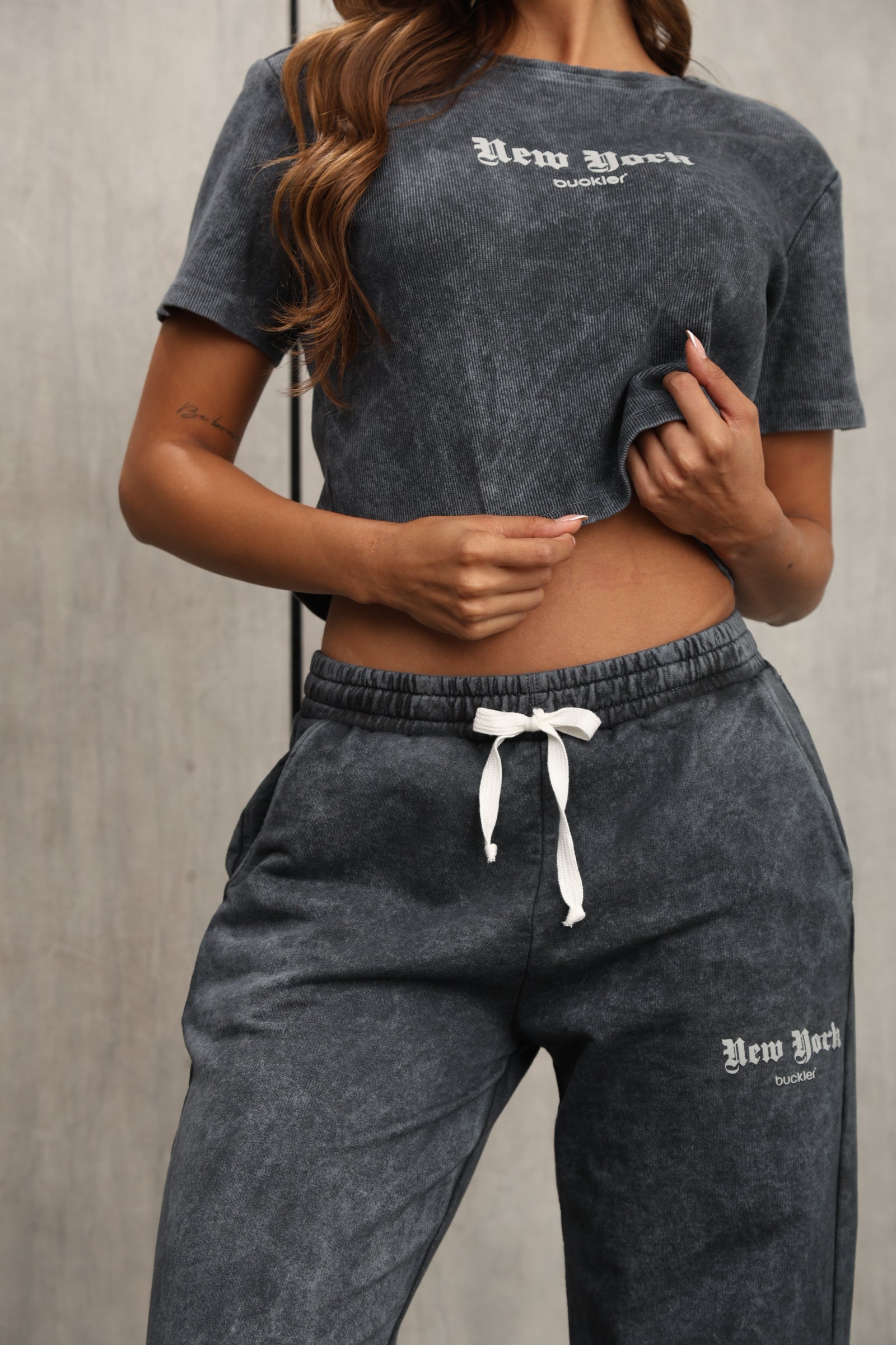 CONJUNTO DAMA – GRIS OSCURO - CAMISETA & PALAZZO – MODA COLOMBIANA – REF: 9811
