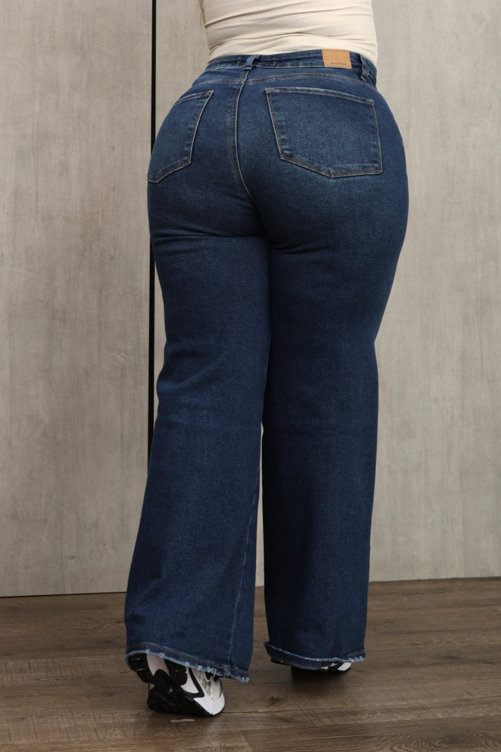 JEAN PALAZZO DAMA – TIRO MEDIO – APLICACIÓN DE PIEDRAS – MODA COLOMBIANA – REF: 9822 PL