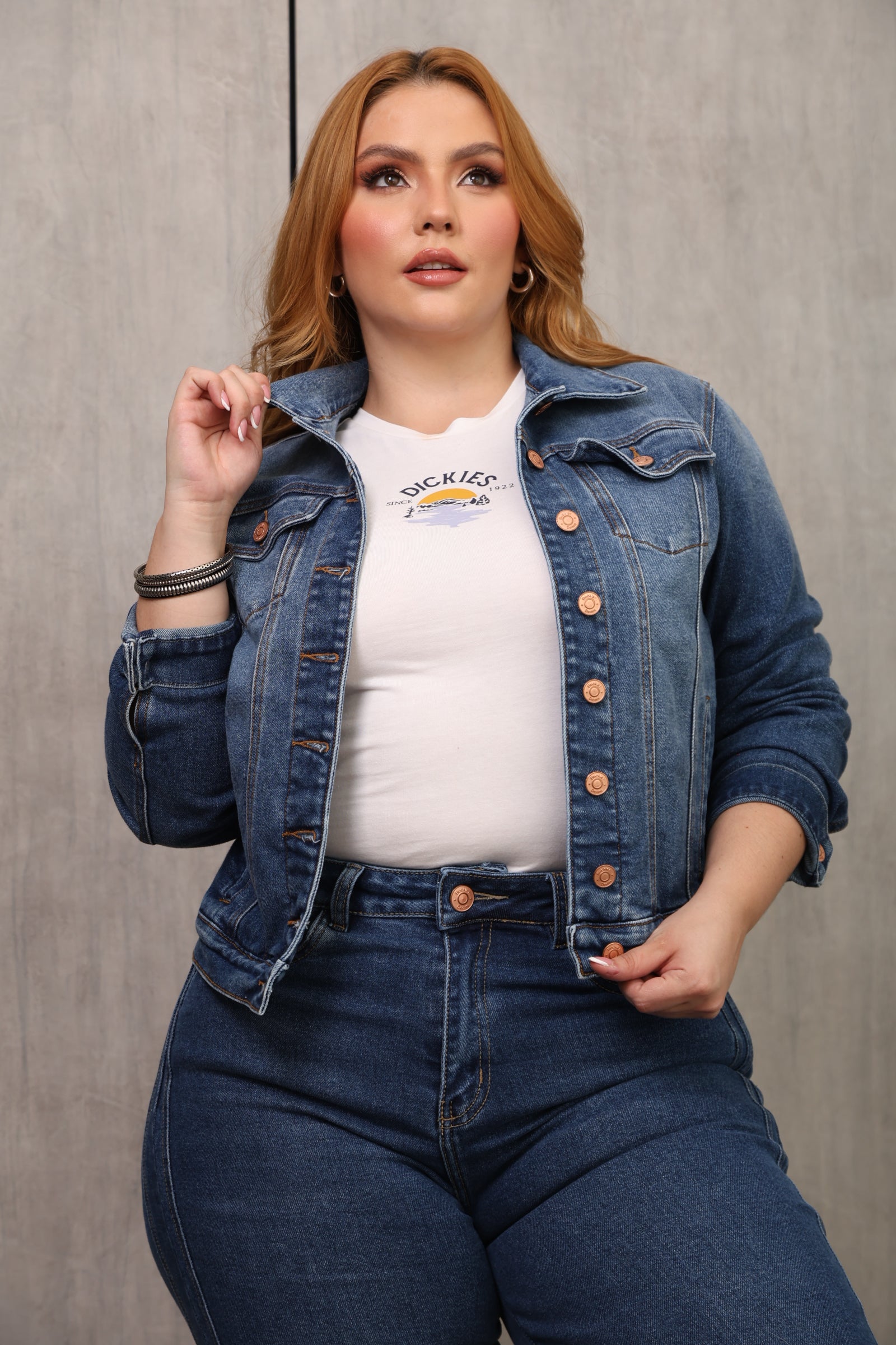 CHAQUETA DAMA – DENIM – AJUSTE SEMI ENTALLADO – MODA COLOMBIANA – REF: 9859 pl
