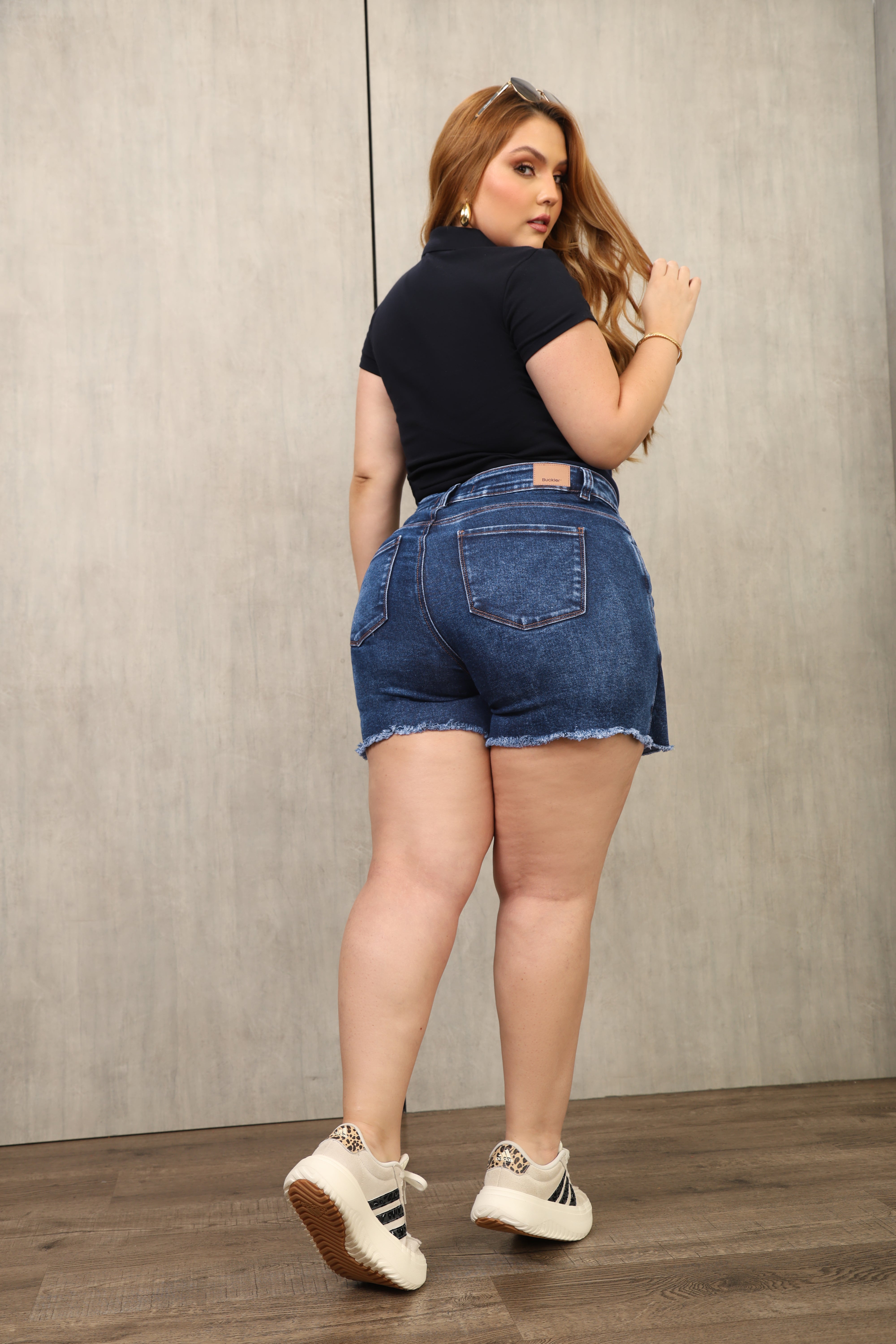 FALDA SHORT – DENIM – TIRO ALTO – MODA COLOMBIANA – REF: 9821