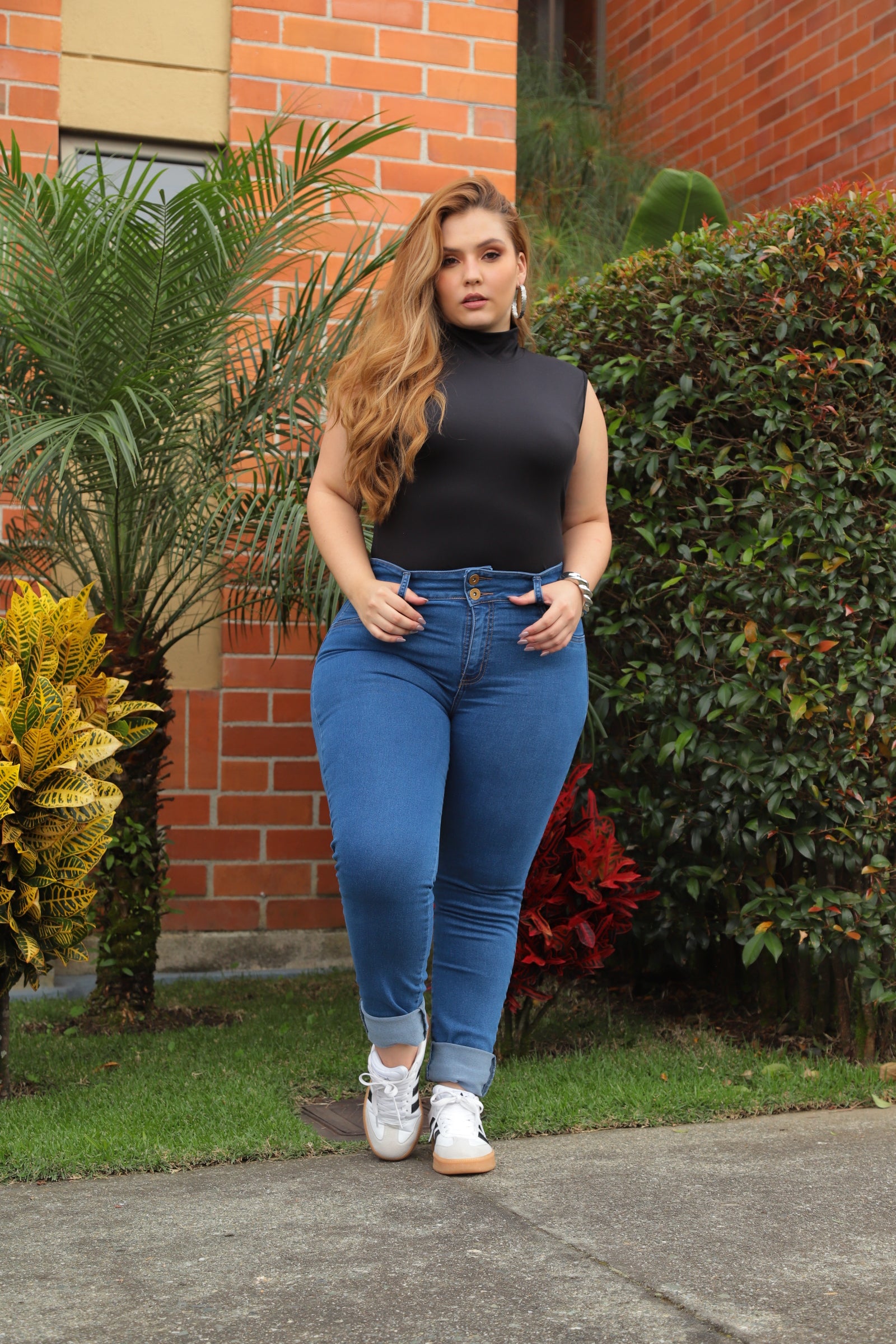 JEAN CLÁSICO DAMA TIRO ALTO, COLOR AZUL MEDIO, MODA COLOMBIANA – REF 5006 PL