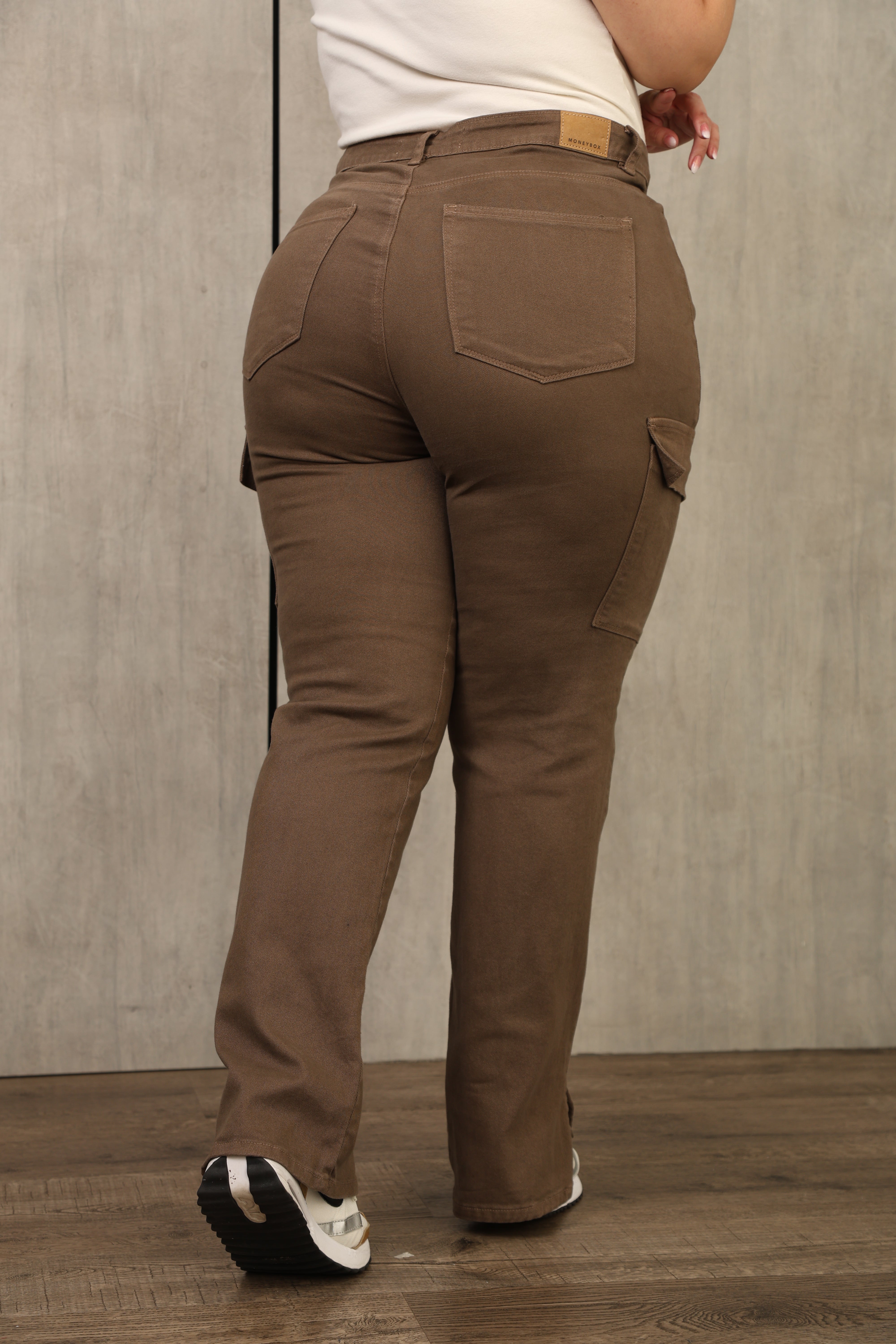MOM FLARE CARGO, COLOR CAFE – TIRO ALTO – MODA COLOMBIANA – REF: 756 PL