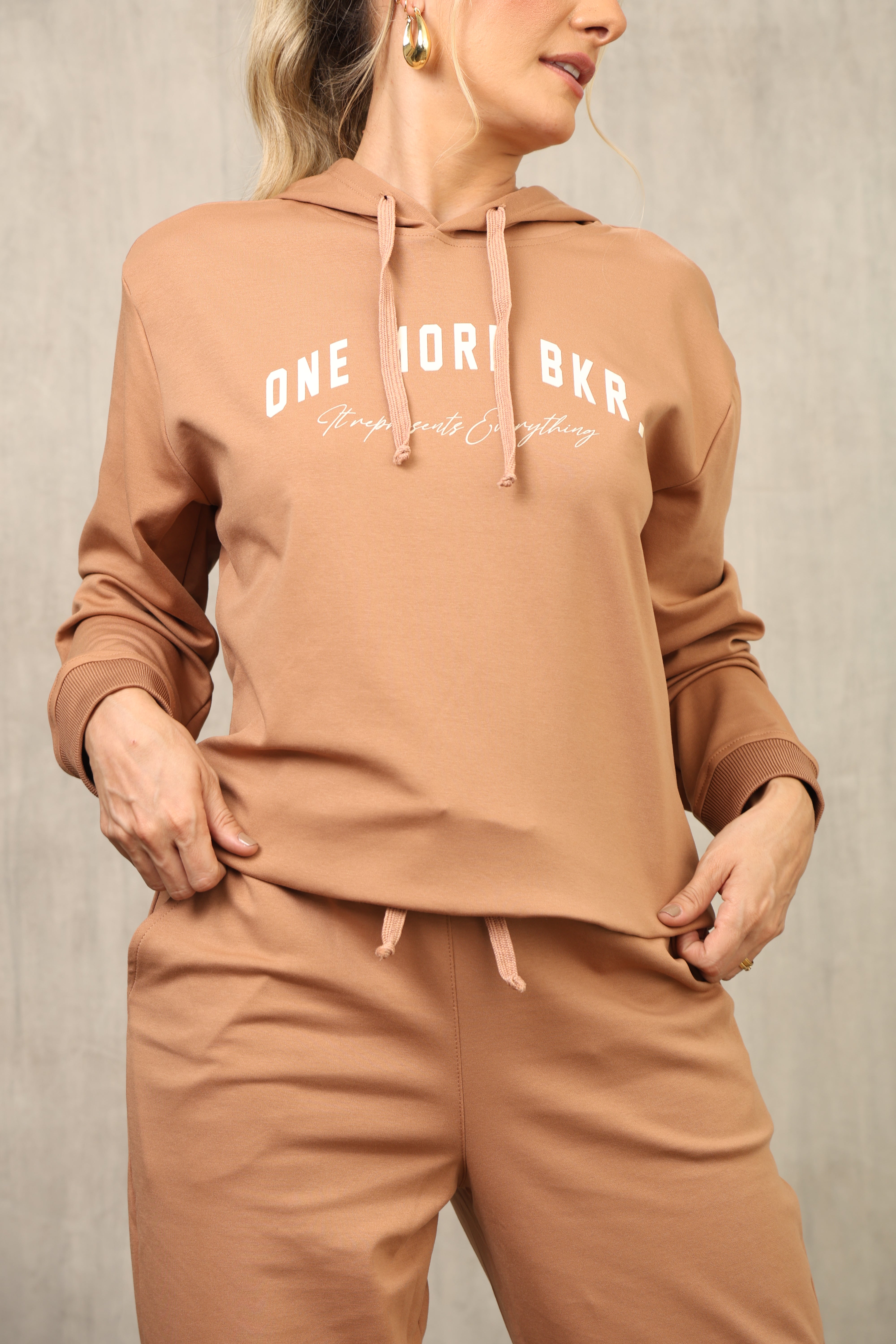 SET DE SUDADERA, COLOR CAMEL,  MODA COLOMBIANA – Ref: 9807