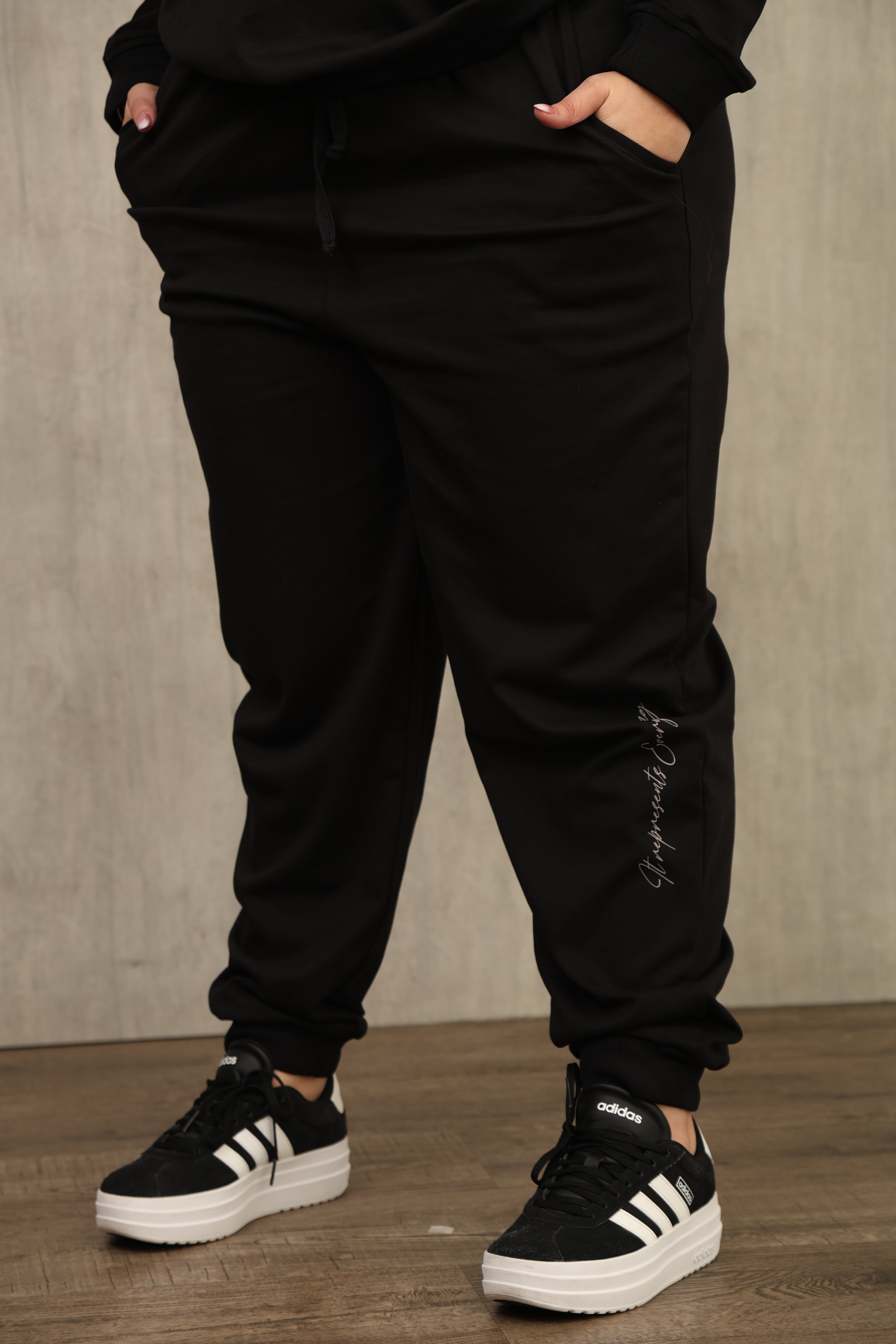 SET DE SUDADERA, COLOR NEGRO,  MODA COLOMBIANA – Ref: 9807 PL
